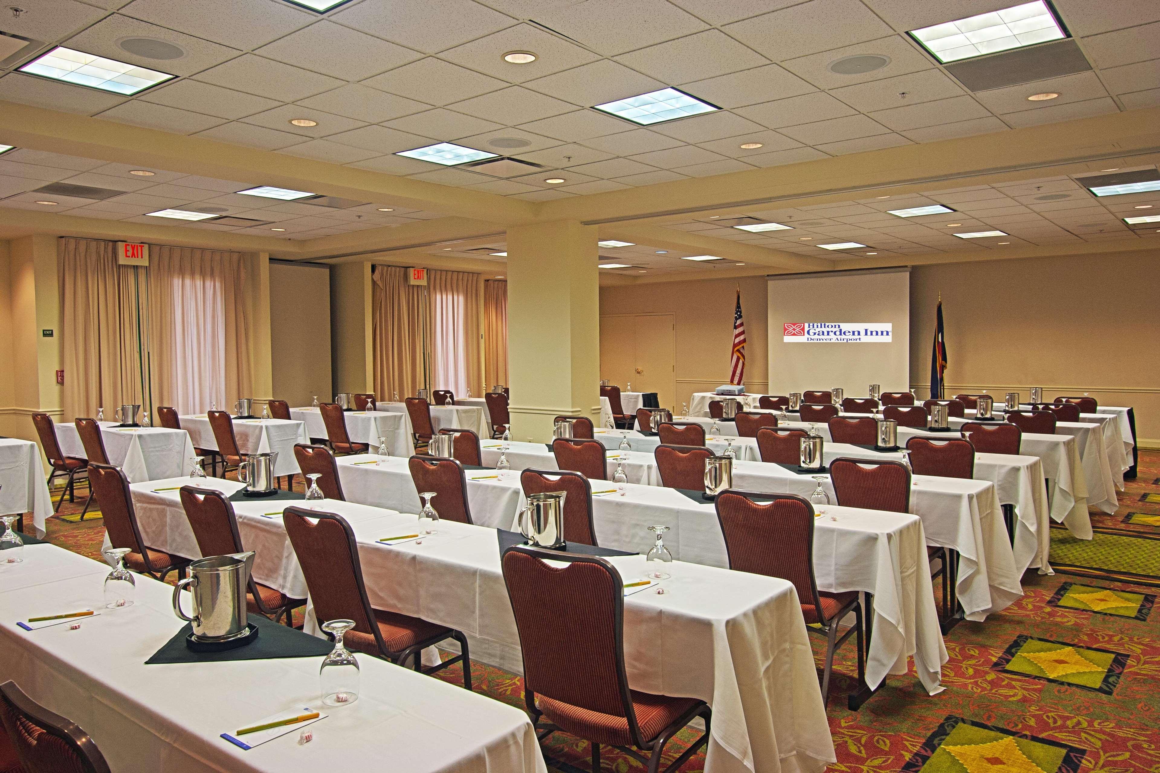 אורורה Hilton Garden Inn Denver Airport מראה חיצוני תמונה