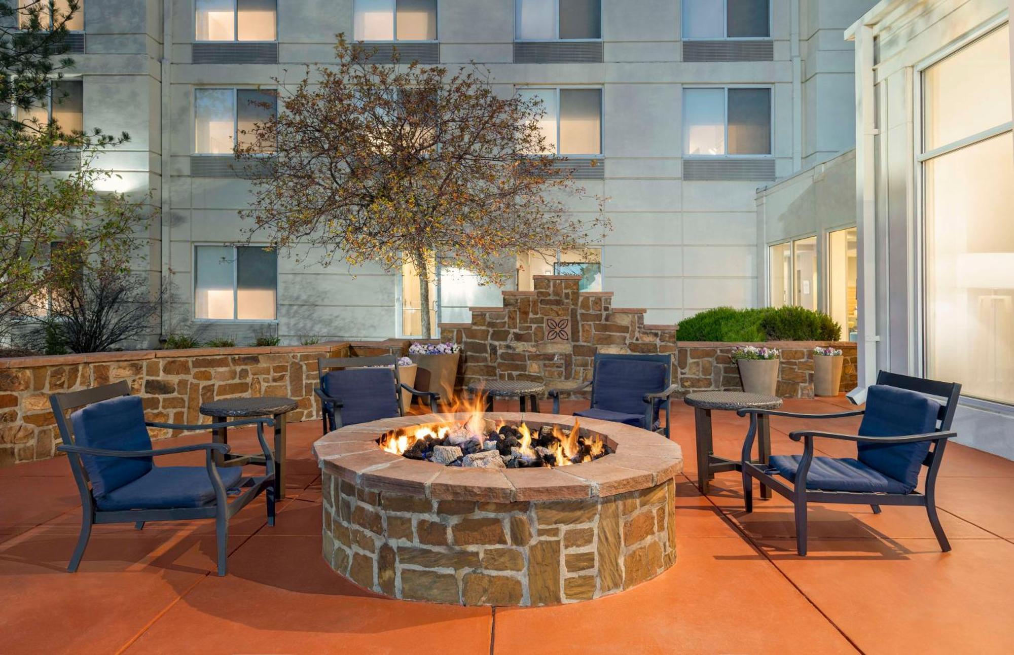 אורורה Hilton Garden Inn Denver Airport מראה חיצוני תמונה